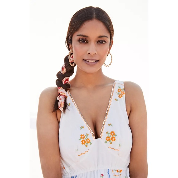 NWT ANTHROPOLOGIE EMBROIDERED PATCHWORK MAXI DRESS IN WHITE - Picture 2 of 8